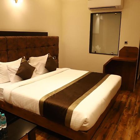 Hotel Emperio Grand Lucknow Exterior photo
