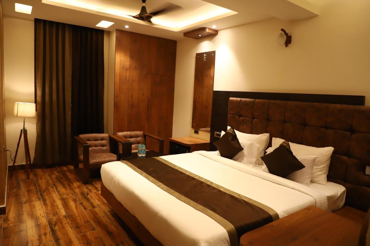 Hotel Emperio Grand Lucknow Exterior photo