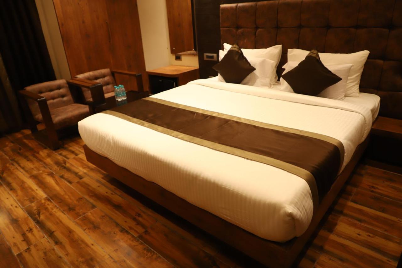 Hotel Emperio Grand Lucknow Exterior photo