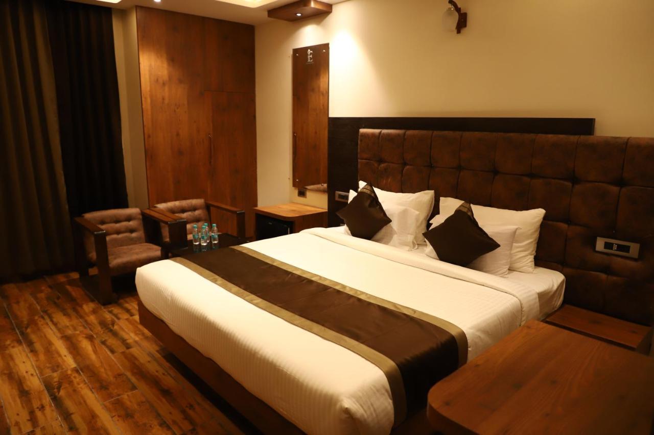Hotel Emperio Grand Lucknow Exterior photo